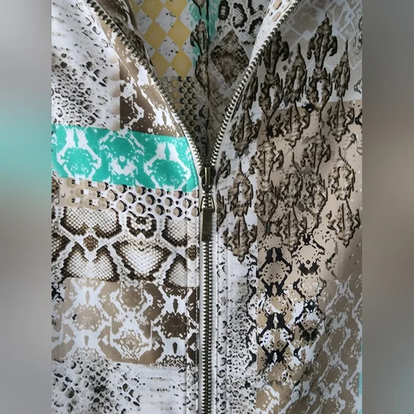 ALIA PLUS SIZE VEST - Picture 6 of 7